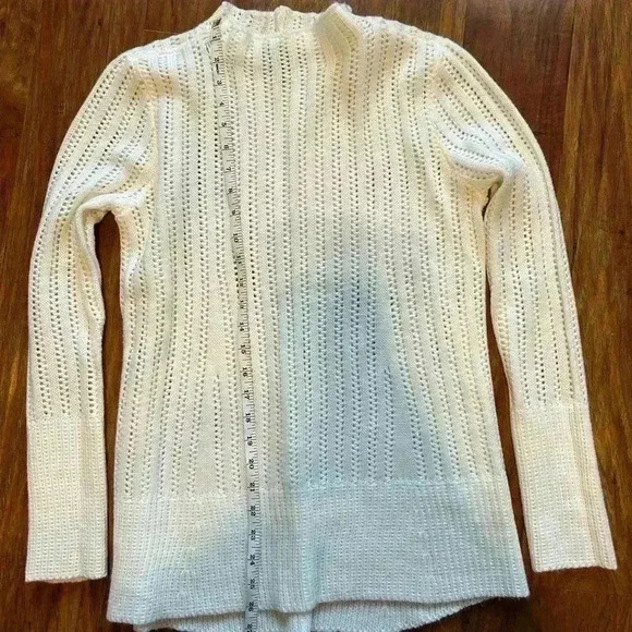 Knotted Long Sleeve Cream Sweater Women’s Size Medium - Picture 6 of 8